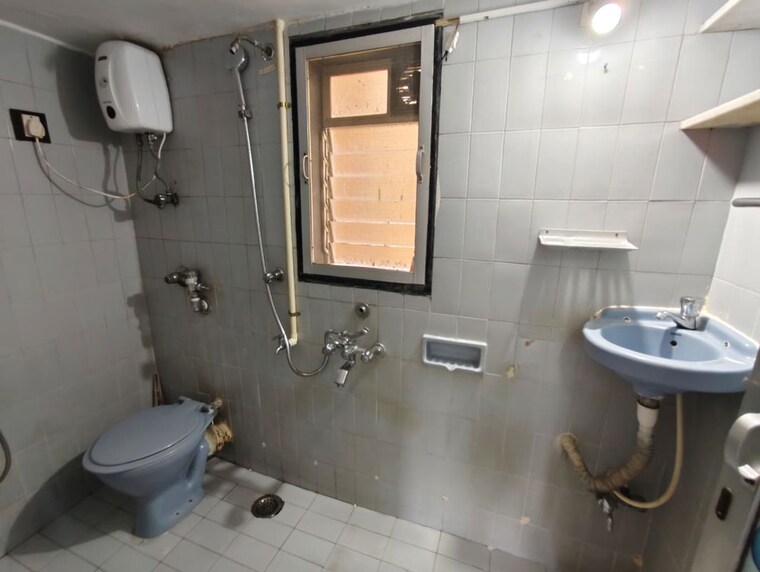 Bathroom, chandiwala-complex 1 Bedroom 650 Sq.Ft. Apartment In Ganeshwadi Thane 10239844
