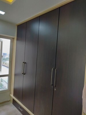 Furnished Amenities in 2.5 BHK Apartment at Kanakia Paris, Bandra East – for Rent