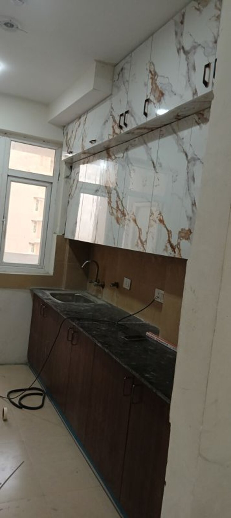 Kitchen, amrapali-heartbeat-city 3 Bedroom 1350 Sq.Ft. Apartment In Sector 107 Noida 10239954