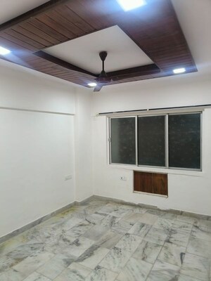 Room in 2 BHK Apartment at Riddhi Garden, Malad East – for Rent