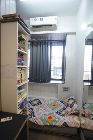 Bedroom in 2.5 BHK Apartment at Bansi Villa, Vile Parle West – for Rent