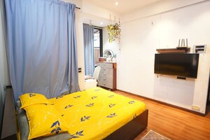 Bedroom in 2.5 BHK Apartment at Bansi Villa, Vile Parle West – for Rent