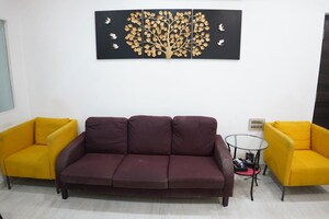 Bedroom in 2.5 BHK Apartment at Bansi Villa, Vile Parle West – for Rent