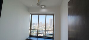 Room in 2.5 BHK Apartment at Oberoi Realty Woods, Goregaon East – for Rent