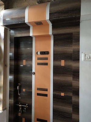 Furnished Amenities in 1 RK Apartment at Shree Siddhi Building, Parel – for Rent