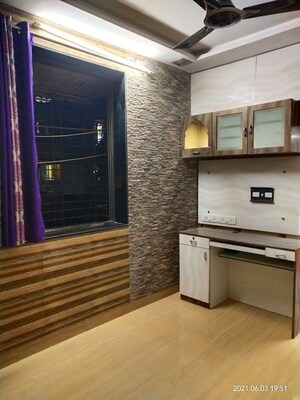 Room in 1 RK Apartment at Shree Siddhi Building, Parel – for Rent