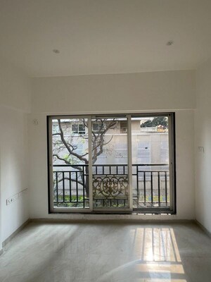 Room in 2 BHK Apartment at Fortune Elite Mulund West, Mulund West – for Rent