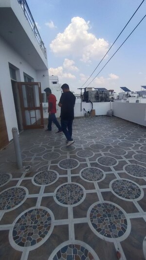 Parking in 2 BHK Builder Floor at Manas Enclave Phase II, Indira Nagar – for Rent