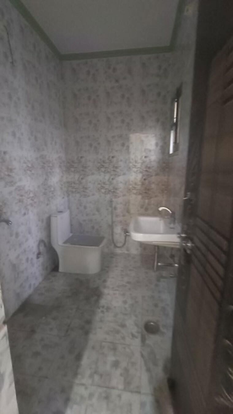 Bathroom, manas-enclave-phase-ii 2 Bedroom 1200 Sq.Ft. Builder Floor In Indira Nagar Lucknow 10240096