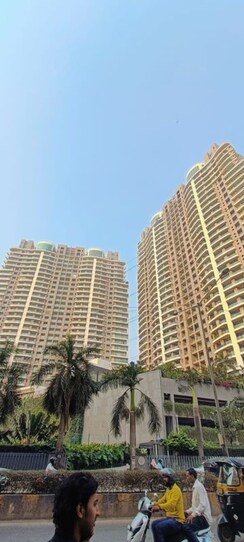4 BHK + Pooja Room,Servant Room Apartment For Sale in Windsor Grande Residences
