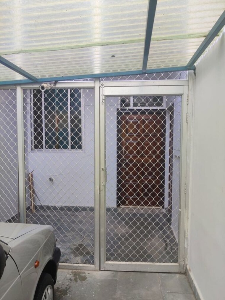 Balcony, gomti nagar 1 RK 400 Sq.Ft. Builder Floor In Gomti Nagar Lucknow 10240202