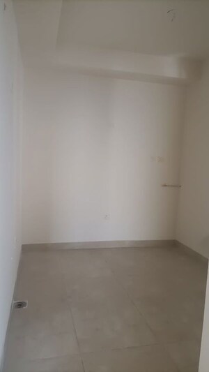 Room in 3 BHK Apartment at Candeur 40, Miyapur – for Sale