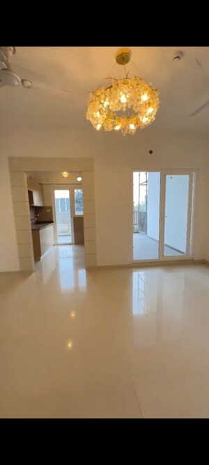 Room in 3 BHK Apartment at Arihant Abode, Sector 10 Greater Noida – for Sale