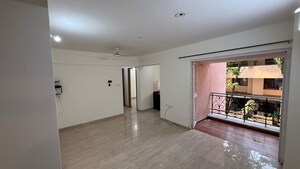 Room in 2 BHK Apartment at Tingre Nagar – for Rent