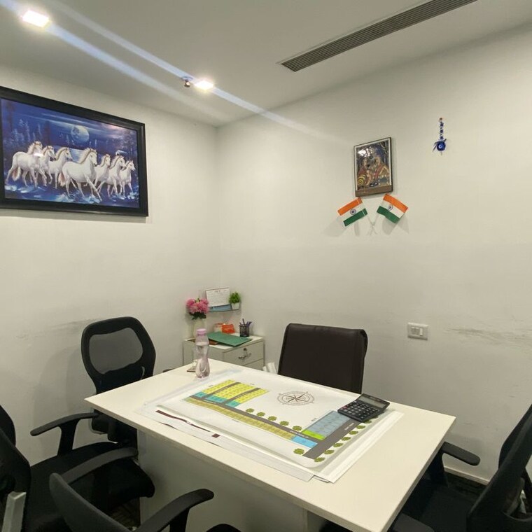 Team Area, emaar-emerald-plaza Commercial Office Space 700 Sq.Ft. In Sector 65 Gurgaon 10240374