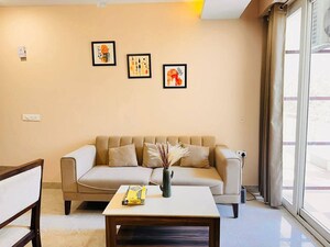 Furnished Amenities in 3 BHK Apartment at Smart World Orchard, Sector 61 – for Sale