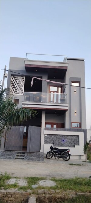 3 BHK Independent House For Sale in Yashoda Kunj