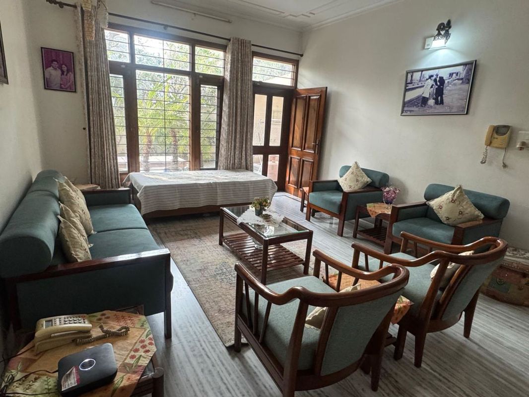 3 BHK + Extra Room Independent House For Rent in Sector 10
