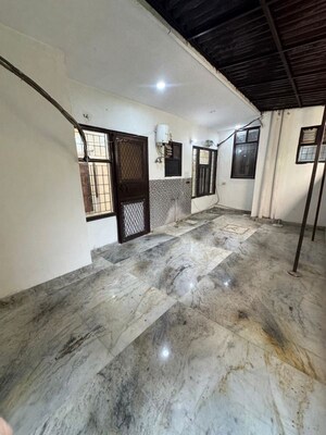 Room in 3 BHK Builder Floor at Rajouri Garden – for Rent