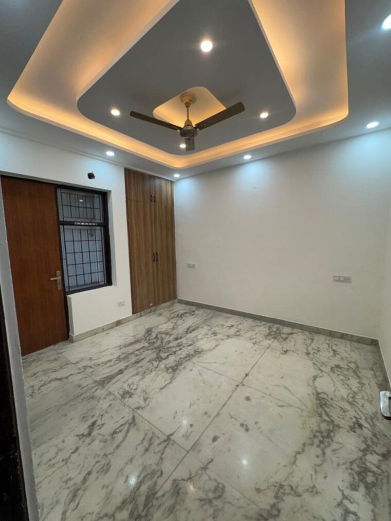 Bedroom, rajouri garden 3 Bedroom 200 Sq.Yd. Builder Floor In Rajouri Garden Delhi 10240380