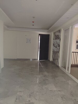 Room in 3 BHK Apartment at DPL Flora Heritage, Sector 1 Greater Noida – for Rent