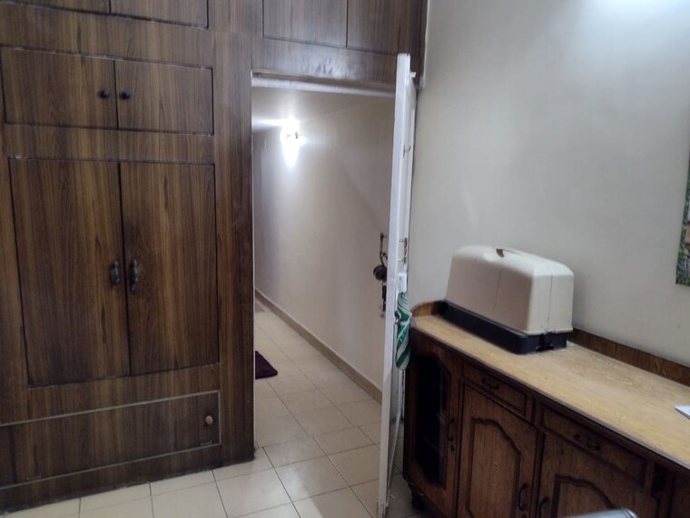 Bathroom, sector 19 6 Bedroom 180 Sq.Mt. Independent House In Sector 19 Noida 10240661