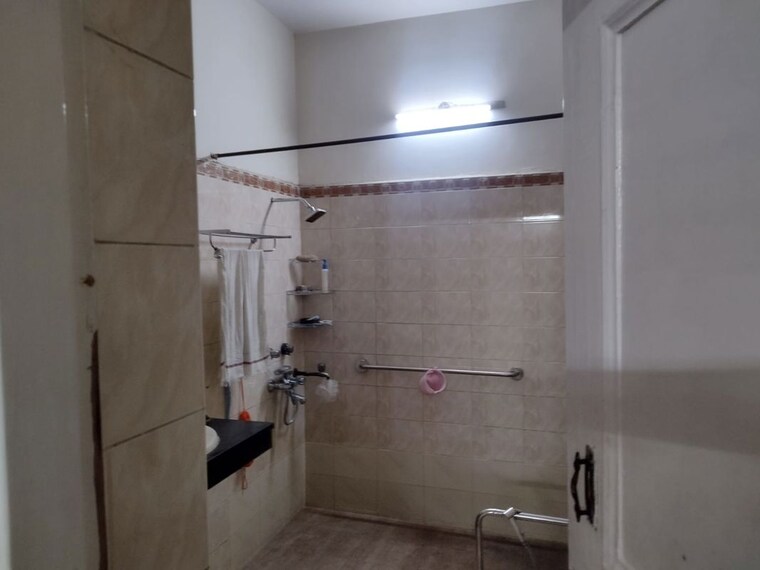 Bathroom, sector 19 6 Bedroom 180 Sq.Mt. Independent House In Sector 19 Noida 10240661