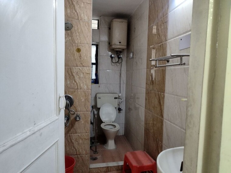 Bathroom, sector 19 6 Bedroom 180 Sq.Mt. Independent House In Sector 19 Noida 10240661
