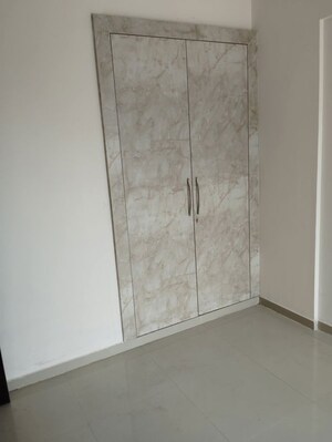 Room in 2 BHK Apartment at JNC The Park, Sector 16c Greater Noida – for Rent