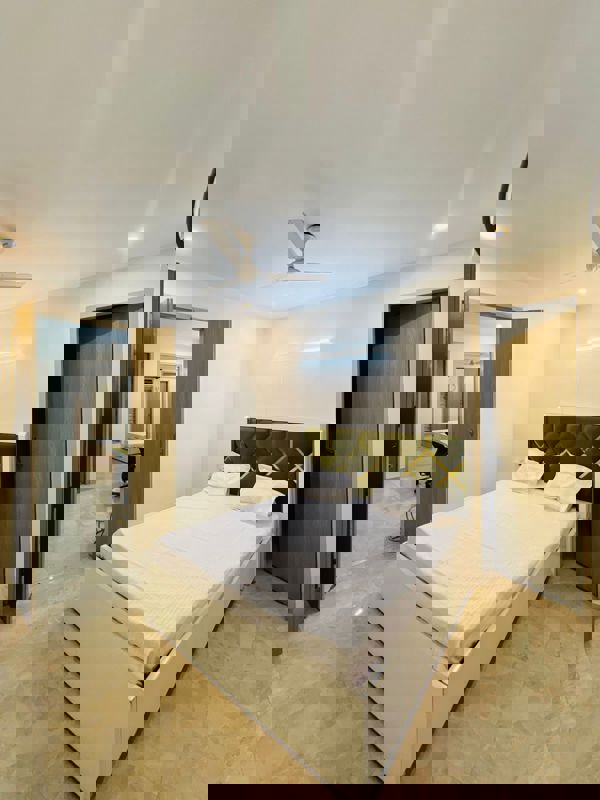 4 BHK 5600 Sq.Ft. Apartment in Jaypee Green Villas