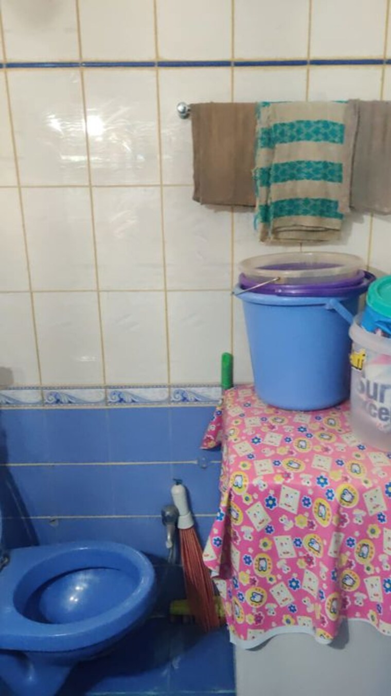 Bathroom, raj-rudram-apartments 2 Bedroom 1100 Sq.Ft. Apartment In Goregaon East Mumbai 10240756