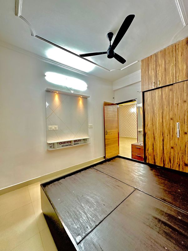 3.5 BHK + Pooja Room,Extra Room Builder Floor For Rent in Sector 8