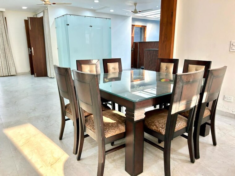 Dining area, sector 8 3.5 Bedroom 350 Sq.Yd. Builder Floor In Sector 8 Panchkula 10240741