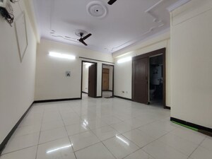 Room in 2 BHK Apartment at Vaishali Sector 5 – for Rent