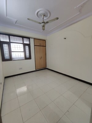 Room in 2 BHK Apartment at Vaishali Sector 5 – for Rent