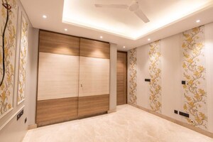 Room in 3 BHK Builder Floor at Apex Apartments, Sector 45 – for Sale