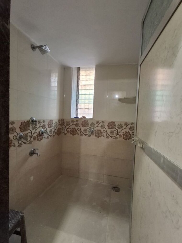 Bathroom, sector 81 3.5 Bedroom 1265 Sq.Ft. Builder Floor In Sector 81 Faridabad 10240822