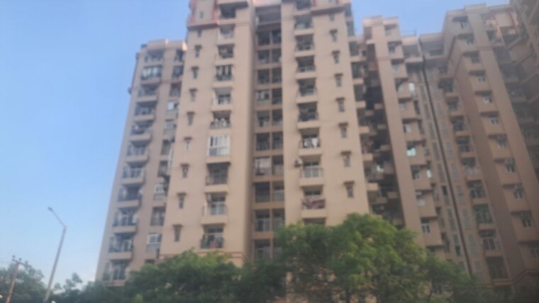 Exterior View, amrapali-princely-estate 2.5 Bedroom 1015 Sq.Ft. Apartment In Sector 76 Noida 10240863