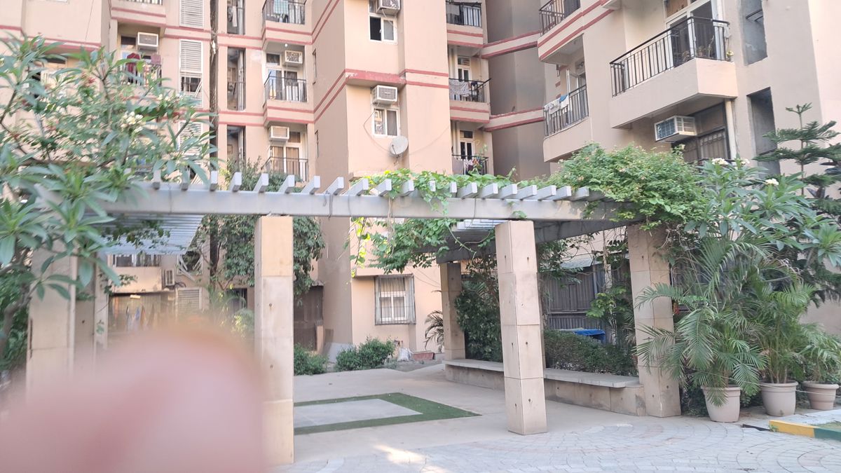 2.5 BHK + Study Room 1015 Sq.Ft. Apartment in Amrapali Princely Estate