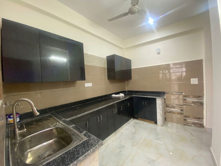 Kitchen, nirvana-courtyard 4 Bedroom 2600 Sq.Ft. Builder Floor In Sector 50 Gurgaon 10240957