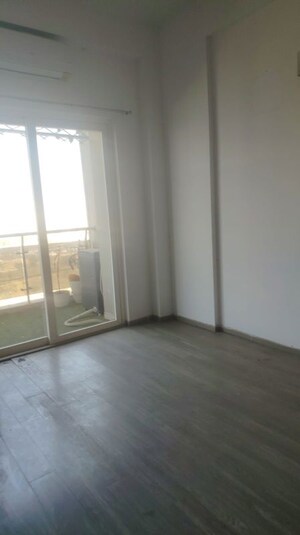 Room in 2 BHK Apartment at Baani City Center, Sector 63 – for Rent