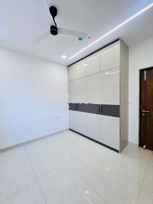 Room in 4 BHK Apartment at SMR Vinay Iconia Phase II, Kondapur – for Rent