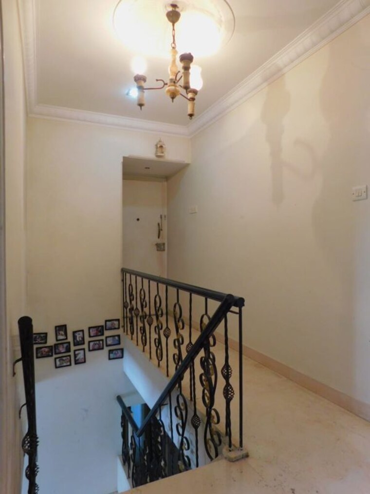 Balcony, dhavalgiri-chs 6 Bedroom 2300 Sq.Ft. Apartment In Goregaon East Mumbai 10241260