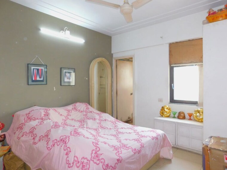 Bedroom, dhavalgiri-chs 6 Bedroom 2300 Sq.Ft. Apartment In Goregaon East Mumbai 10241260