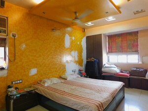 Bedroom in 6 BHK Apartment at Dhavalgiri CHS, Goregaon East – for Sale