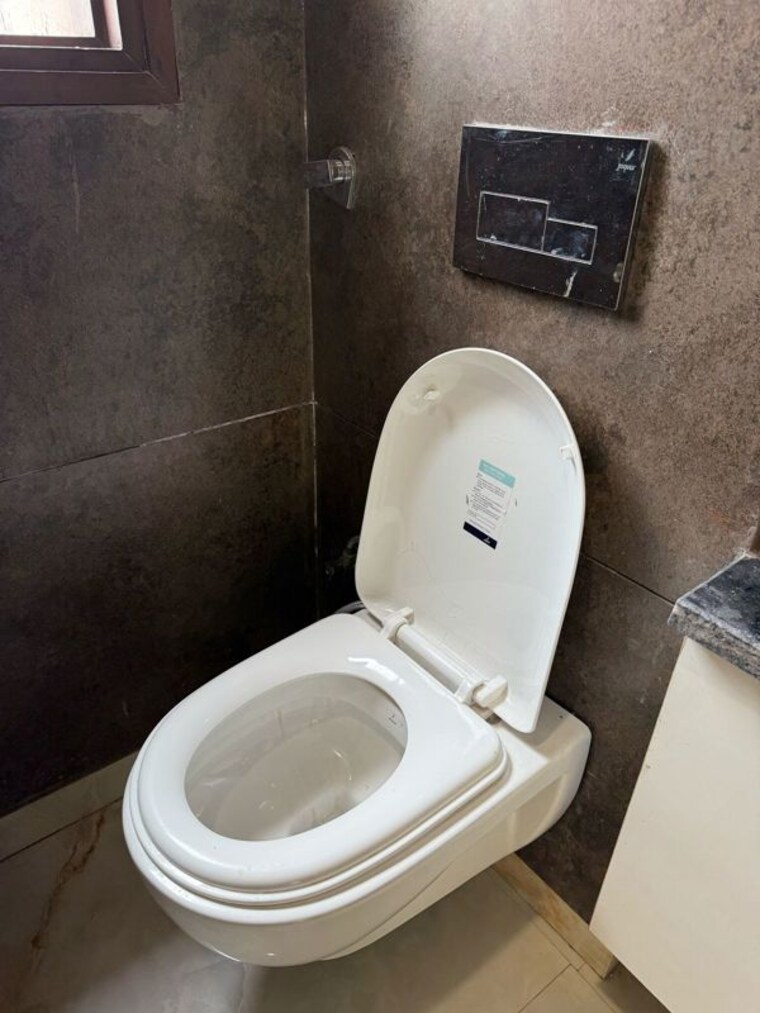 Bathroom, rajouri garden Commercial Office Space 1800 Sq.Ft. In Rajouri Garden Delhi 10241236