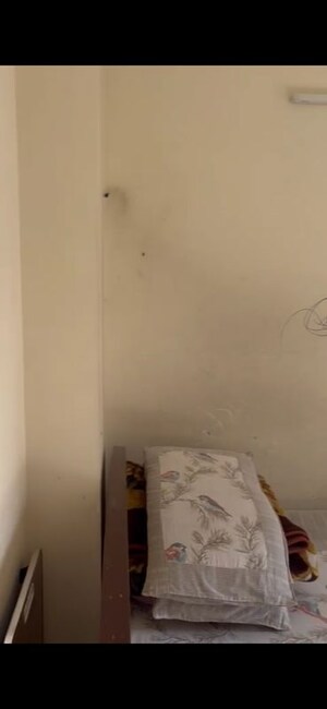 Room in 2 BHK Apartment at Anthem French Apartment, Sector 16b Greater Noida – for Sale