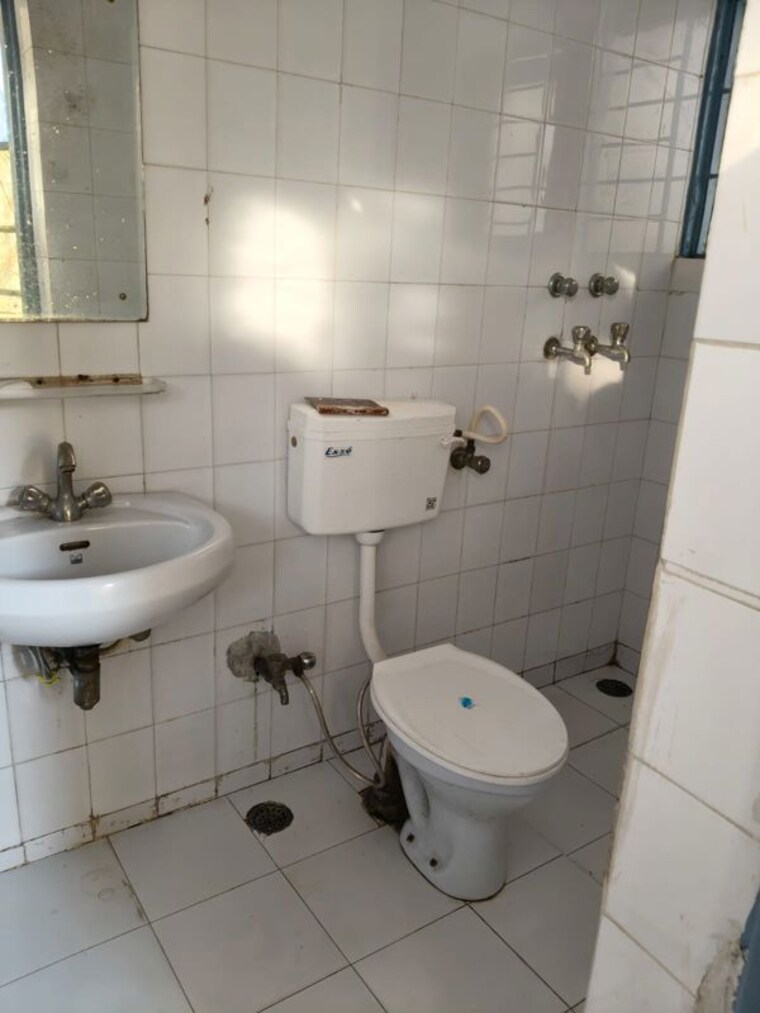 Bathroom, sector 4 2 Bedroom 990 Sq.Ft. Builder Floor In Sector 4 Panchkula 10241410
