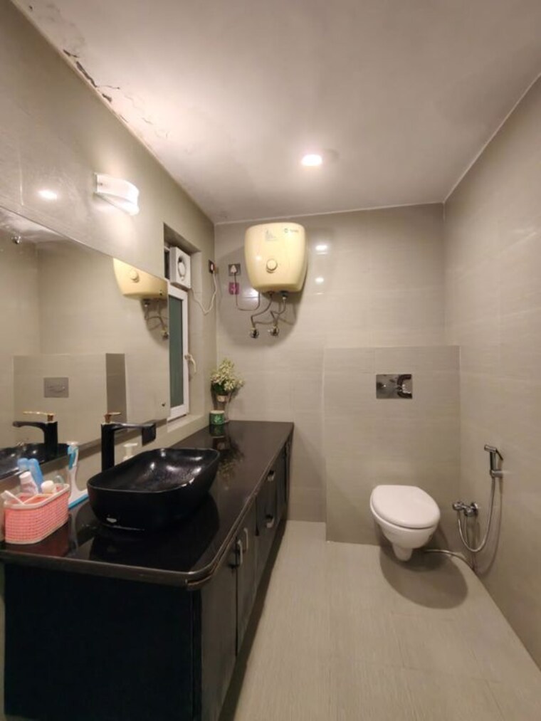 Master Bedroom, bptp-park-grandeura 4 Bedroom 2600 Sq.Ft. Apartment In Sector 82 Faridabad 10241467