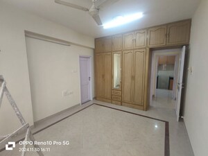 Room in 3 BHK Apartment at Blue Heaven Powai, Powai – for Rent
